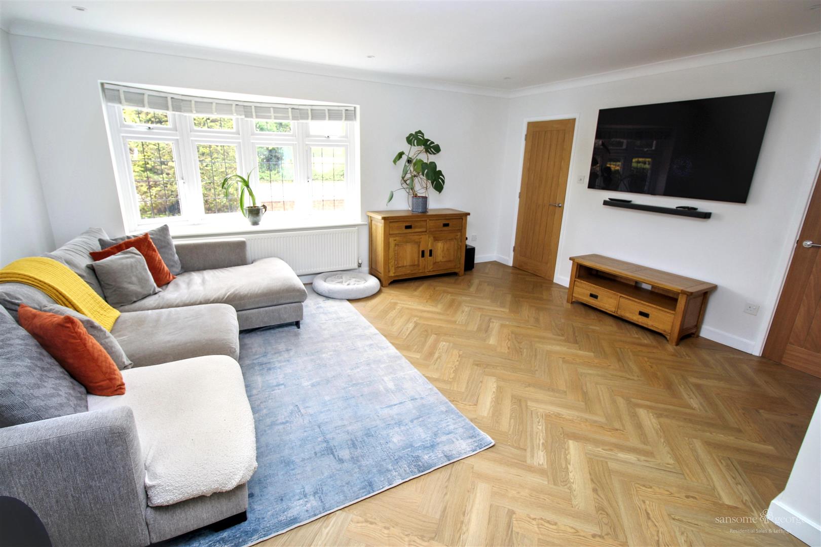 3 bed property in Little Heath Road, Reading